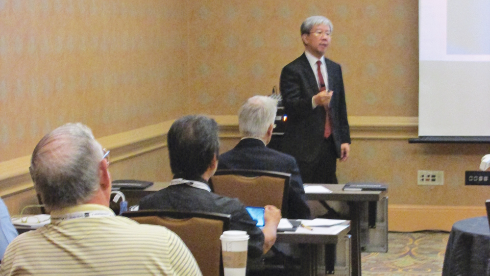 Dr. Raymond Choi presenting at the Florida Dental Convention