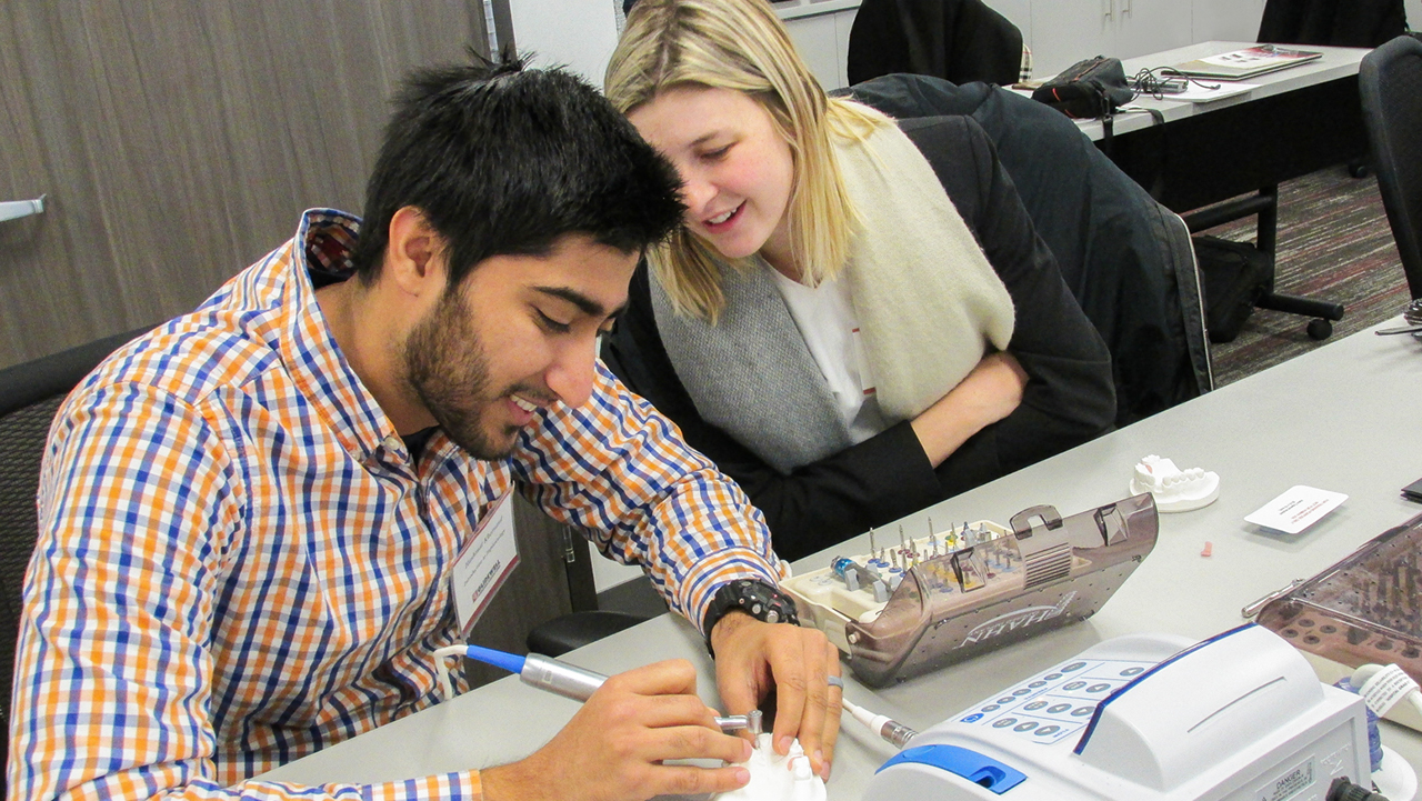 A Road Map to Live and Online Training in Dental Implants - Hero Image