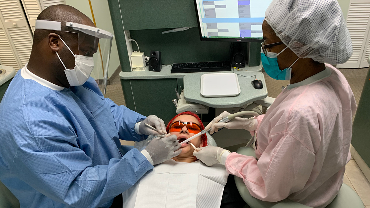 At his practice in Margate, Florida, Dr. Warren Jones provides his patients with the full range of restorative options
