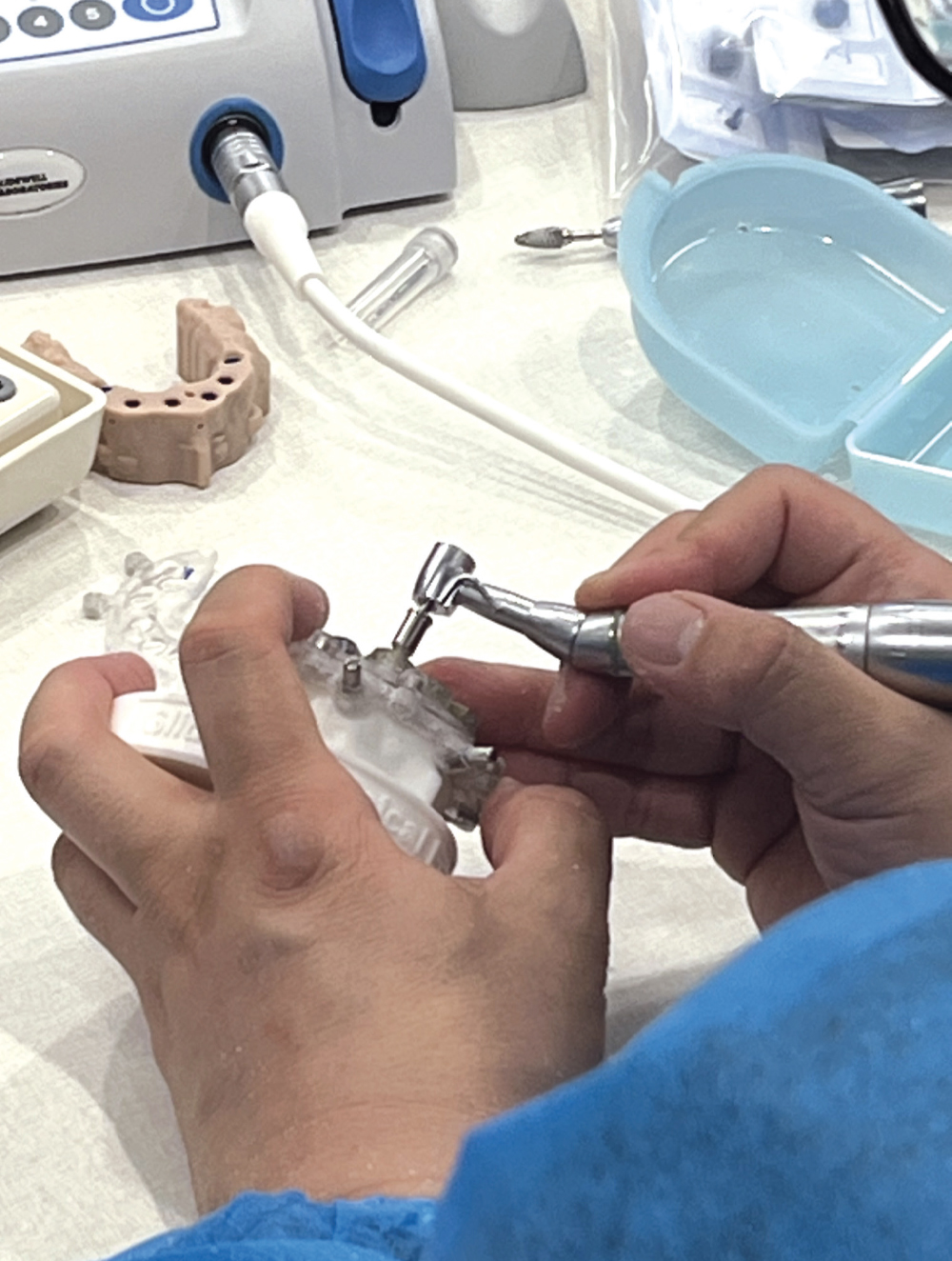 Dentists learn how to use surgical guides in a risk-free environment.