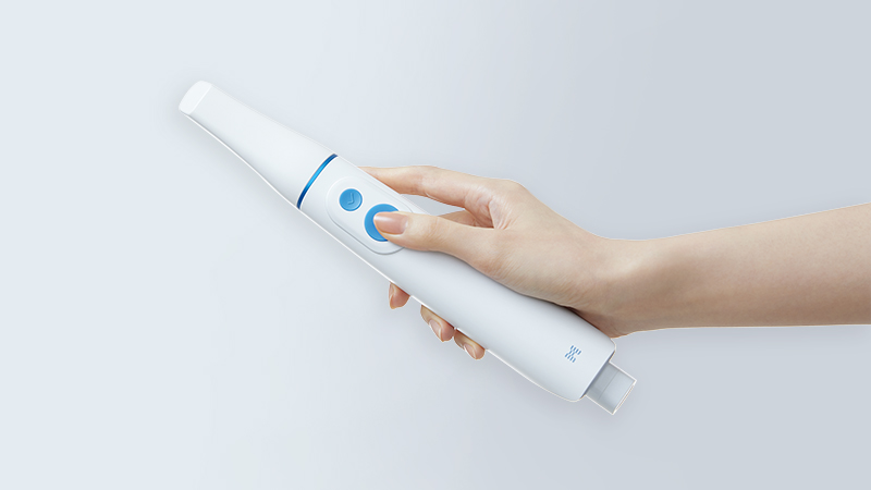 Hand Pressing i900M Scanner Button Hand Pressing i900M Scanner Button